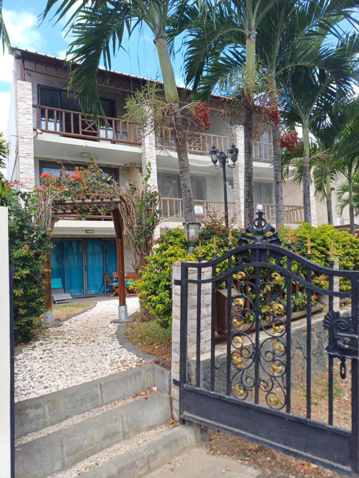 Kaeya Apartment Flic en Flac Exterior photo